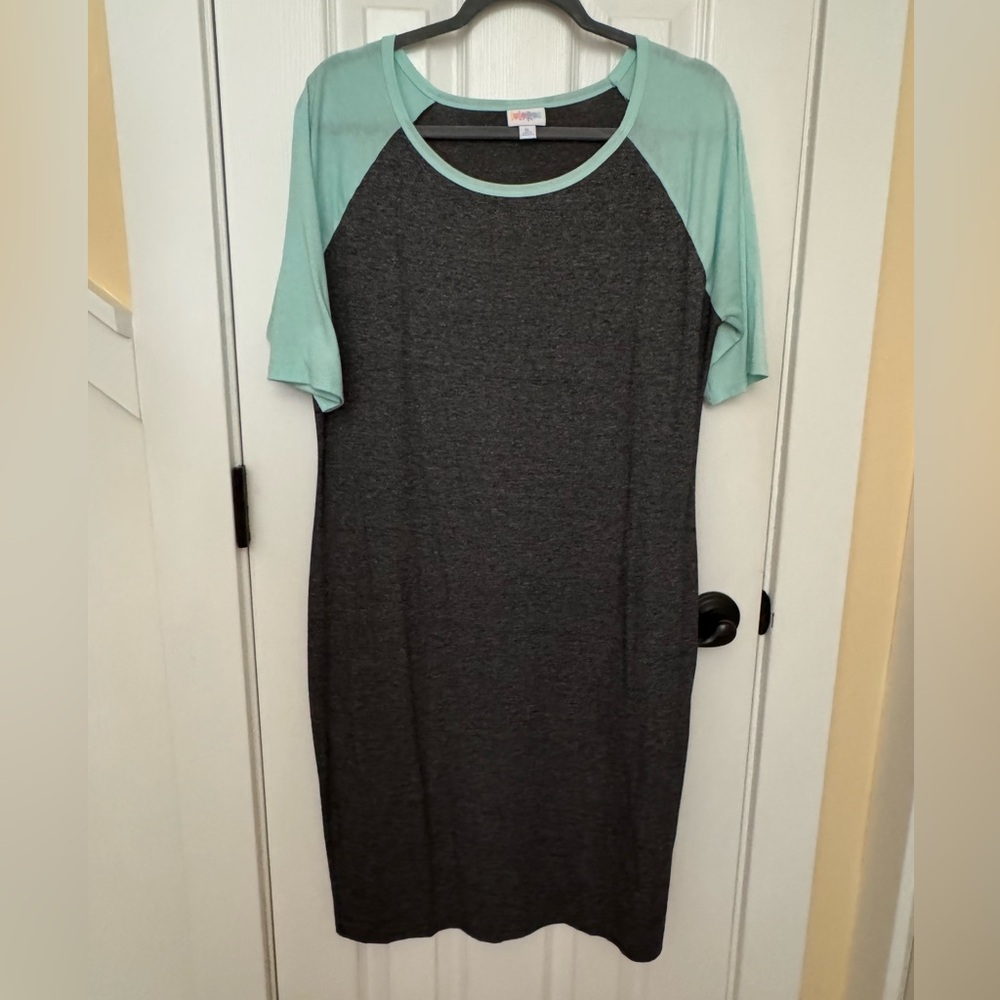 LuLaRoe Charcoal Heather with Mint Trim Tee